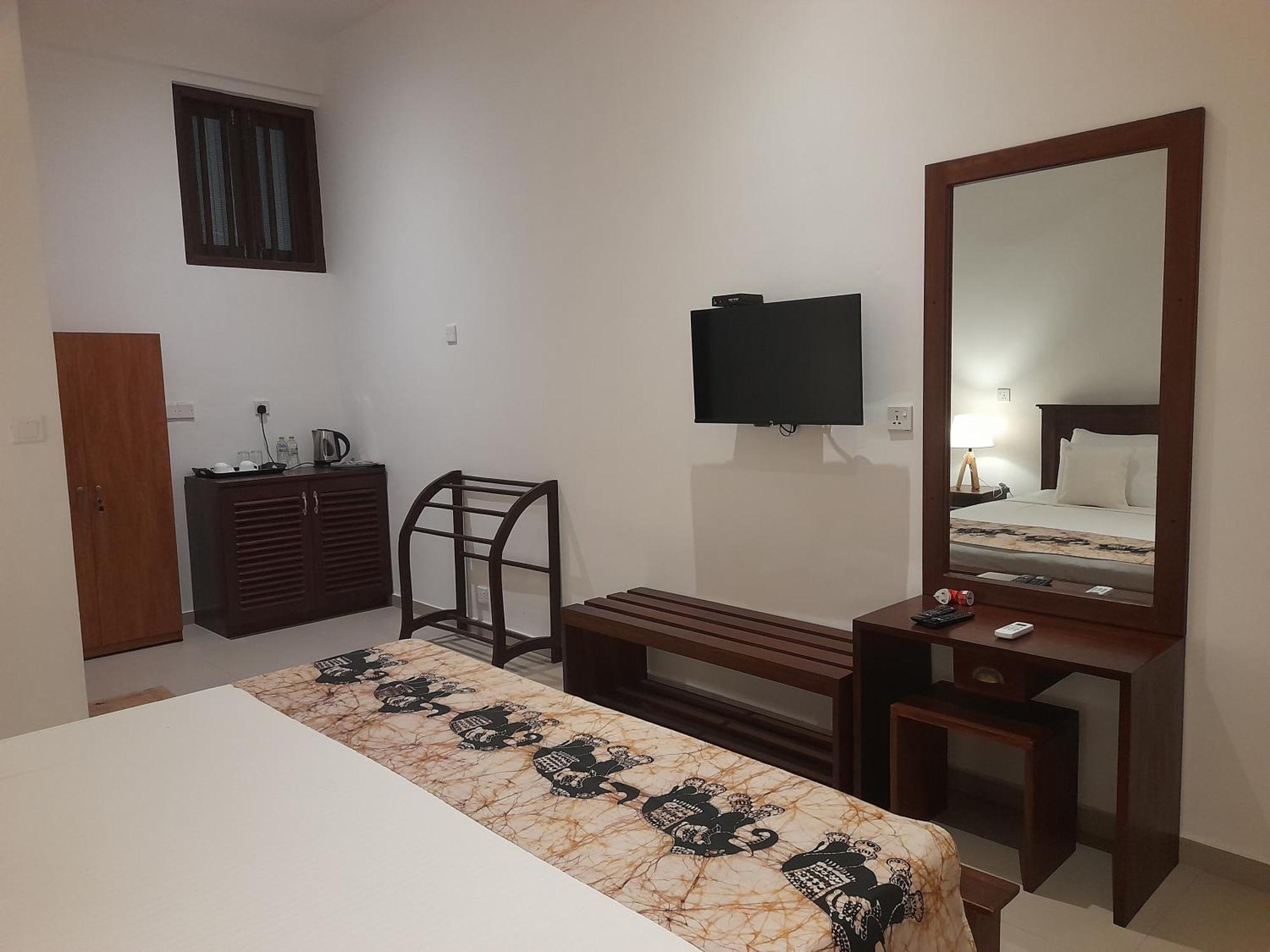 Tranquil Hotel Hikkaduwa Exterior photo